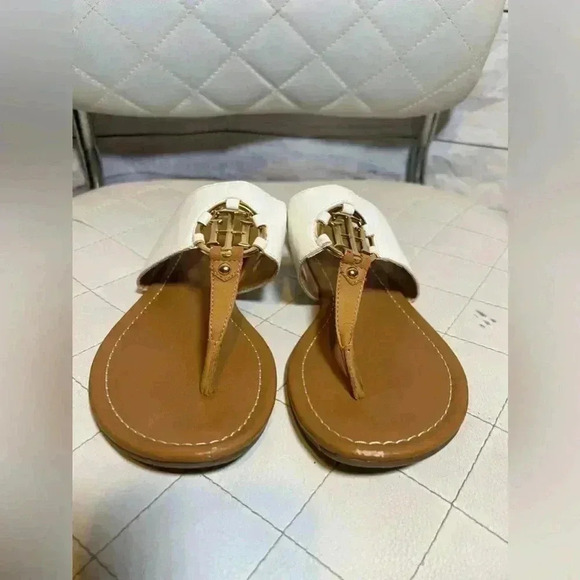 Tommy Hilfiger White And Brown Logo Sandles - Picture 2 of 8